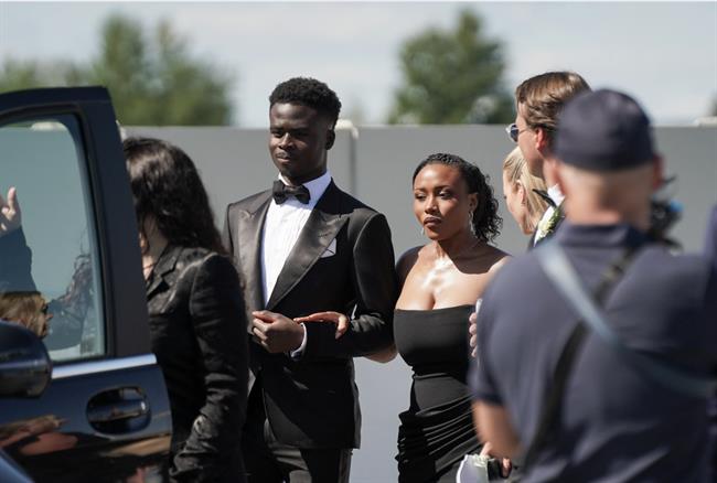 Bukayo Saka đính hôn với bạn gái sau 5 năm hẹn hò